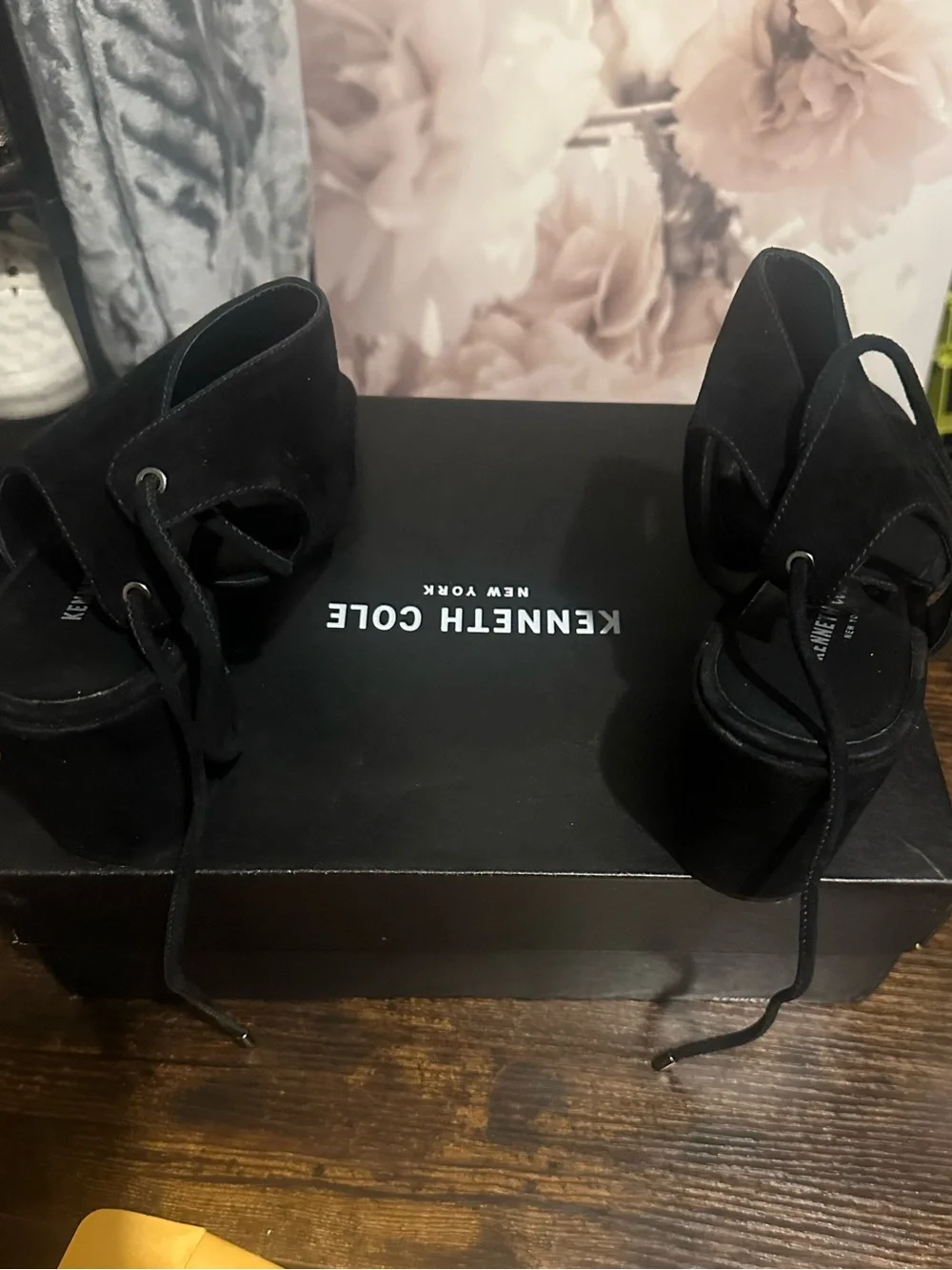 Kenneth Cole chic black